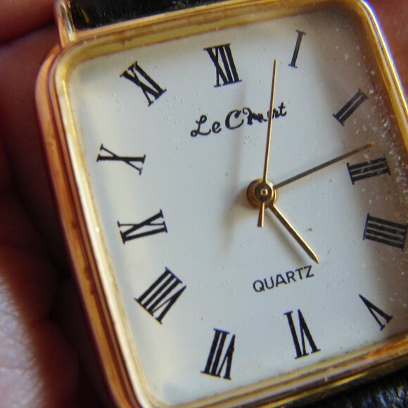 Le Chat 1993 Quartz Ladies WATCH, Gold Tone,Leather Strap,Soft Case,Nds Batt C27 - Picture 14 of 15
